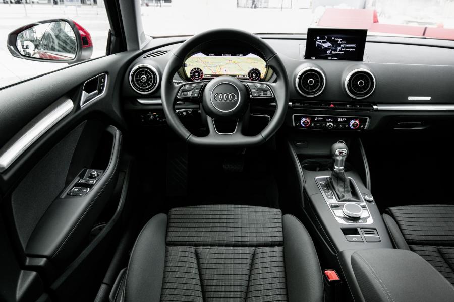 Торпедо Audi A3 Sportback 2.0 TFSI (8V) 2016 года  (WW) (фото 5 из 19)